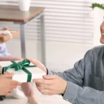 چطور-هدایای-سازمانی-باعث-افزایش-فروش-م